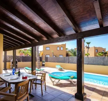 Ohana Surf House بيت ضيافة *