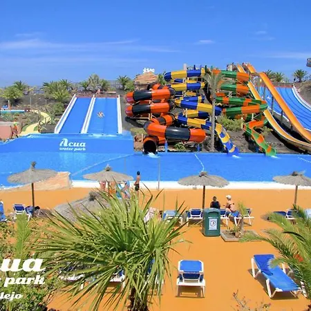 Ohana Surf House بيت ضيافة *