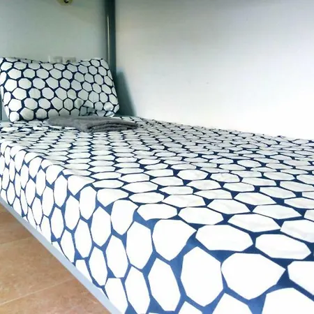 Ohana Surf House بيت ضيافة *