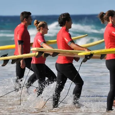 Ohana Surf House Pensión