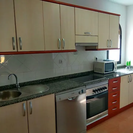 بيت ضيافة Ohana Surf House *